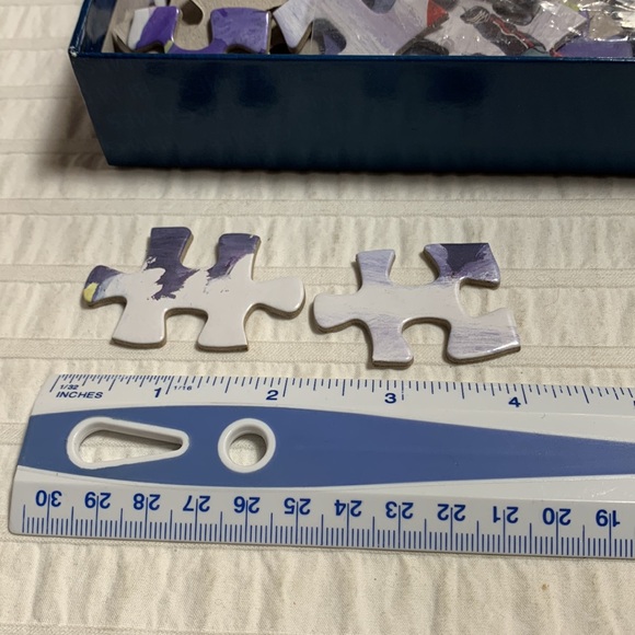 NHL The Hockey Pond 300 Piece Jigsaw Puzzle by BLM Games 2008 - Picture 7 of 8